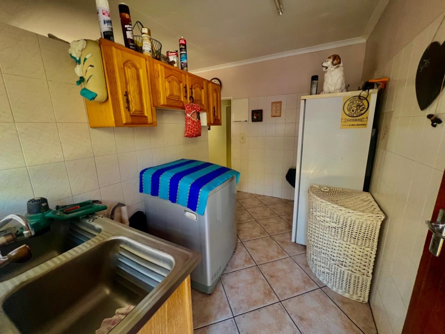 5 Bedroom Property for Sale in Protea Park North West